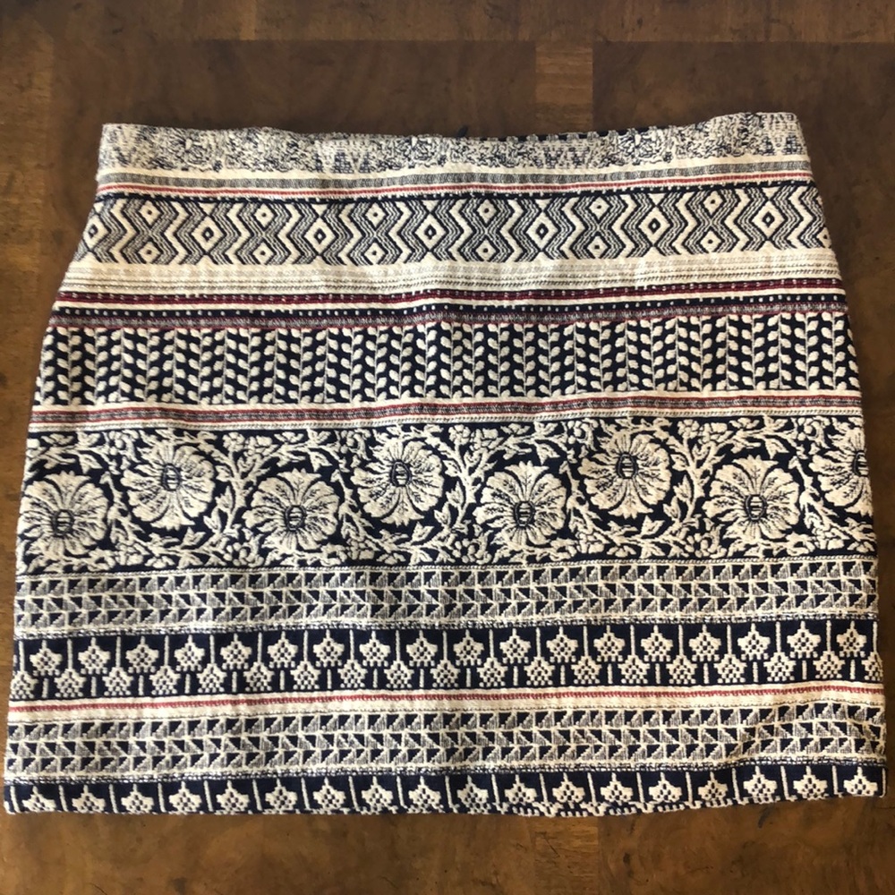 Chic Springfield Mini skirt with cool patterns